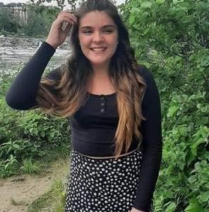 Meet your Posher, Mia